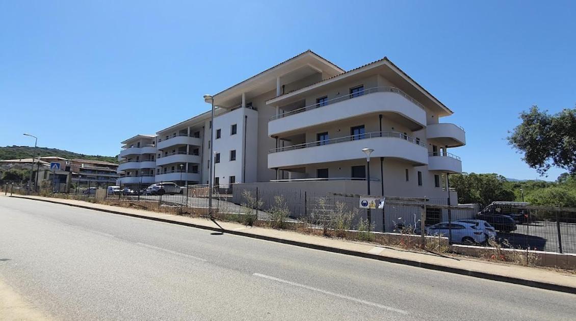 Agosta Porticcio - Plage A 200M - T2 Neuf Entre Mer & Maquis - Barbecue- Res Fiore Di Maghja - Parking - Wifi - 4 Pers Les Hameaux de Porticcio Luaran gambar